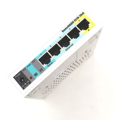 MikroTik RB951Ui-2HnD 2.4GHz AP với năm cổng Ethernet và đầu ra PoE